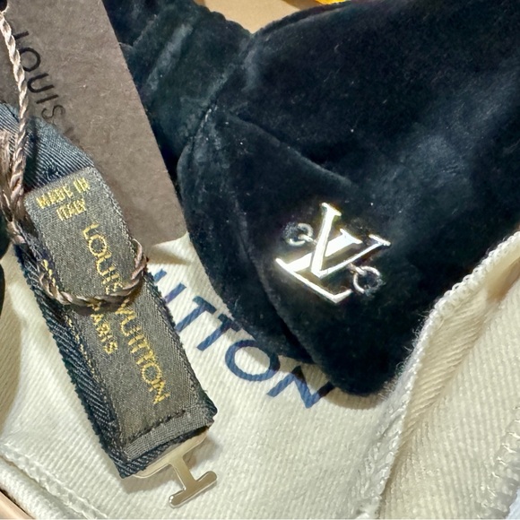 🔥LV HOLIDAY 25’🔥🆕💯ULTIMATE LOUIS VUITTON ECLIPSE MNG CHAIN VELVET BOW TIE🔥 - Picture 3 of 17
